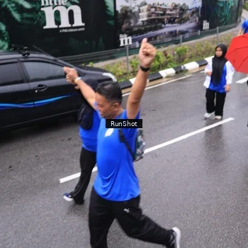 Runner Photo 7956898