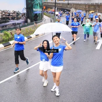 Runner Photo 7957106