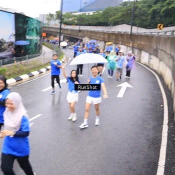 Runner Photo 7957125