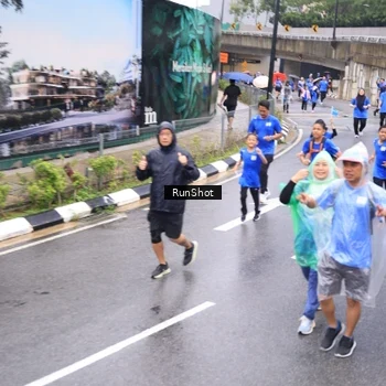 Runner Photo 7957151