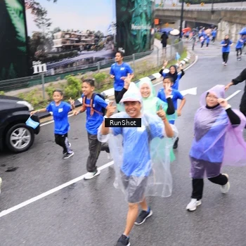 Runner Photo 7957173