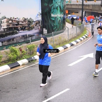 Runner Photo 7957244