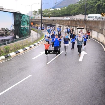 Runner Photo 7957545