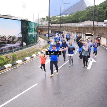 Runner Photo 7957553