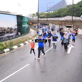 Runner Photo 7957555