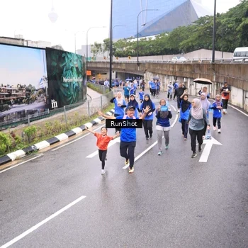 Runner Photo 7957556