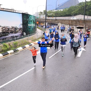 Runner Photo 7957557