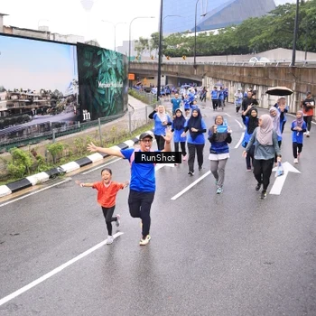 Runner Photo 7957558