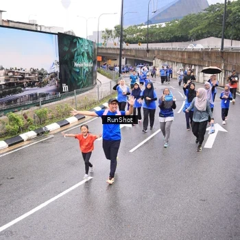 Runner Photo 7957561