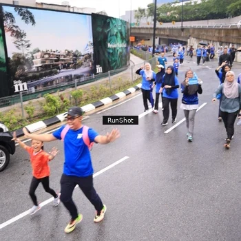 Runner Photo 7957567