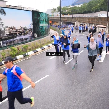 Runner Photo 7957571