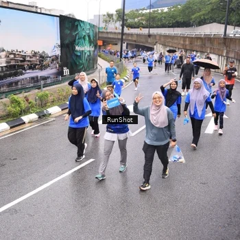Runner Photo 7957583