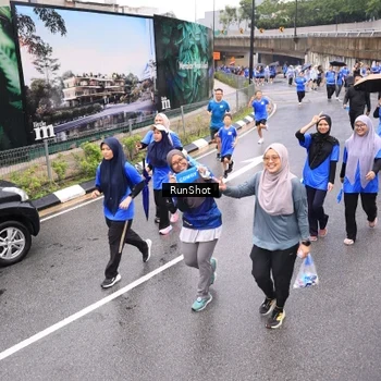 Runner Photo 7957589