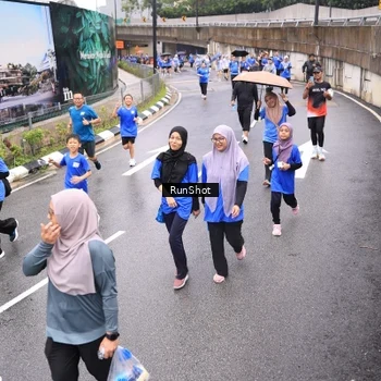 Runner Photo 7957596