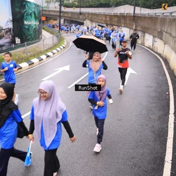 Runner Photo 7957612