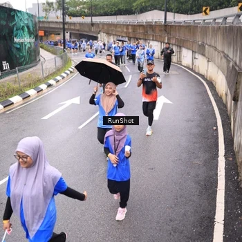 Runner Photo 7957613
