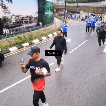 Runner Photo 7957651