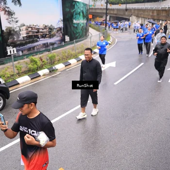 Runner Photo 7957652