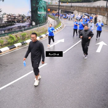 Runner Photo 7957656