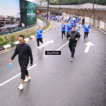 Runner Photo 7957657