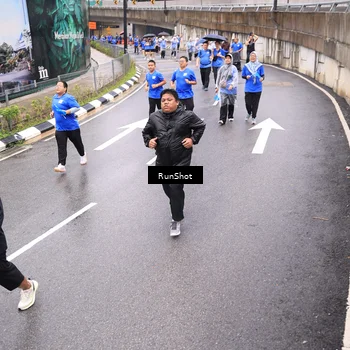 Runner Photo 7957673