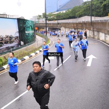 Runner Photo 7957678