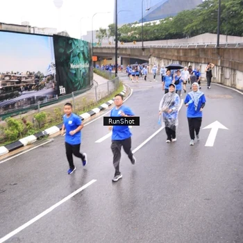 Runner Photo 7957684