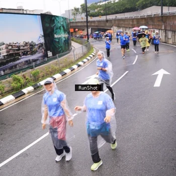 Runner Photo 7957799