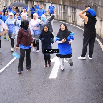 Runner Photo 7957800