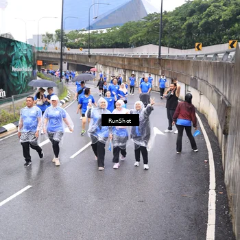 Runner Photo 7957841