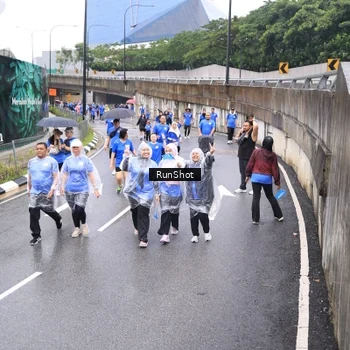 Runner Photo 7957842