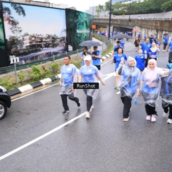 Runner Photo 7957851
