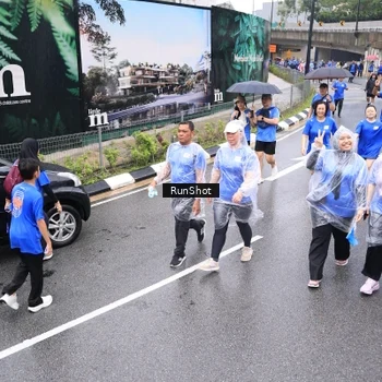 Runner Photo 7957856