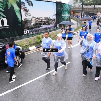 Runner Photo 7957859