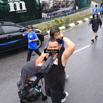 Runner Photo 7957957