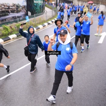 Runner Photo 7957973