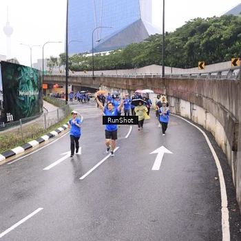 Runner Photo 7958044