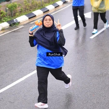 Runner Photo 7958054