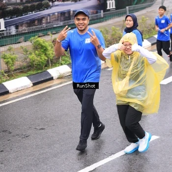 Runner Photo 7958071