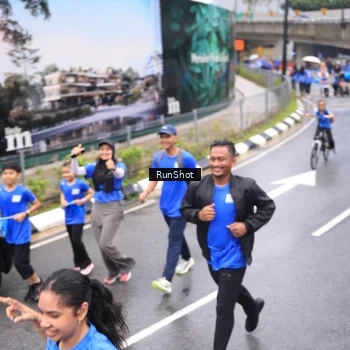 Runner Photo 7958100
