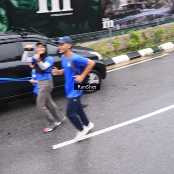 Runner Photo 7958117