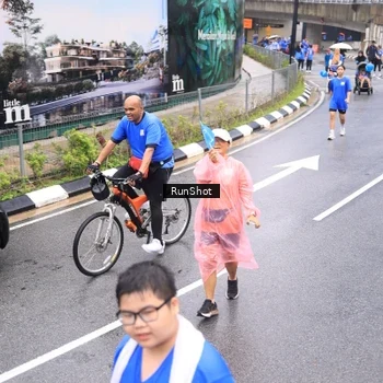 Runner Photo 7958158