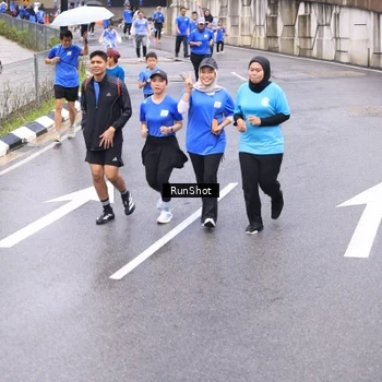 Runner Photo 7958321