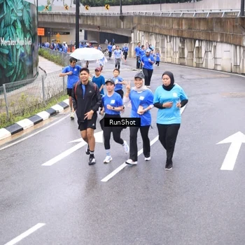 Runner Photo 7958324