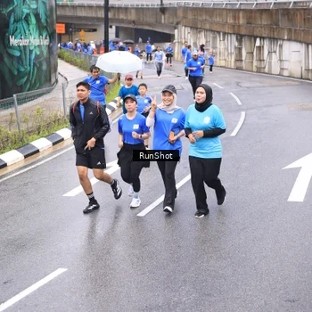 Runner Photo 7958331