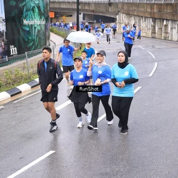 Runner Photo 7958333