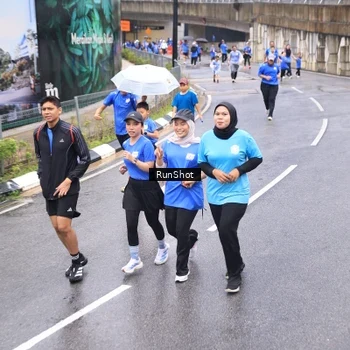 Runner Photo 7958336