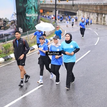 Runner Photo 7958339