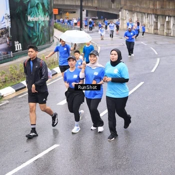 Runner Photo 7958341