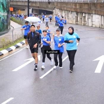 Runner Photo 7958343